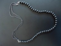 COLAR PEROLAS PRETAS COM CORRENTE PRETO USADO